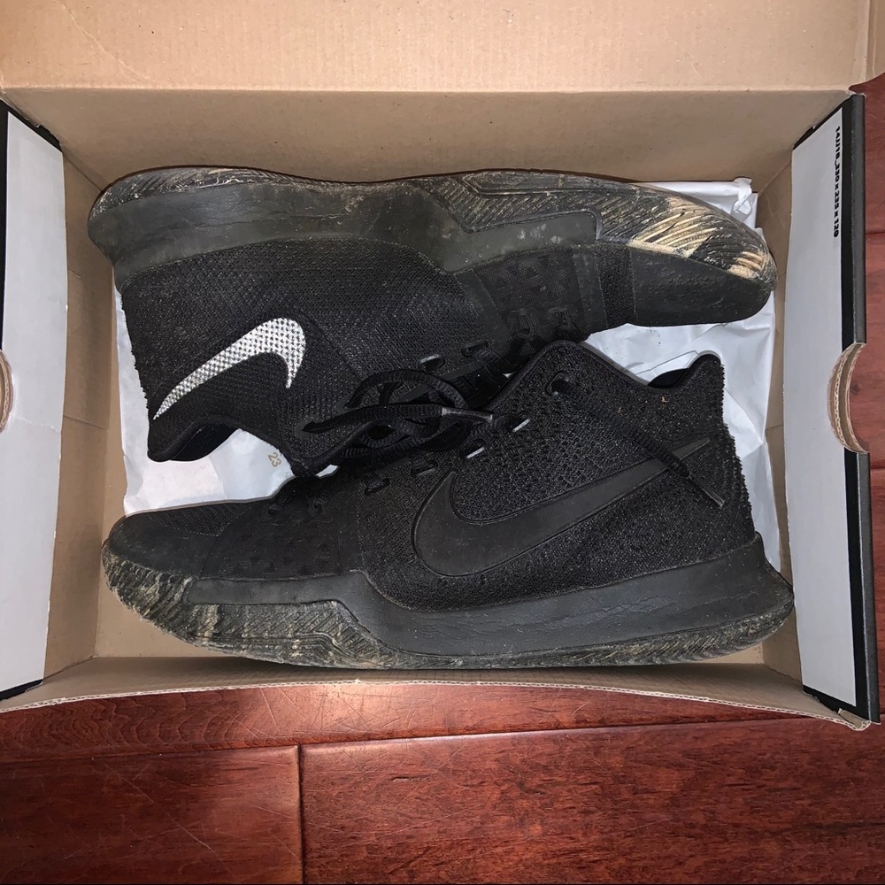 Kyrie 3s